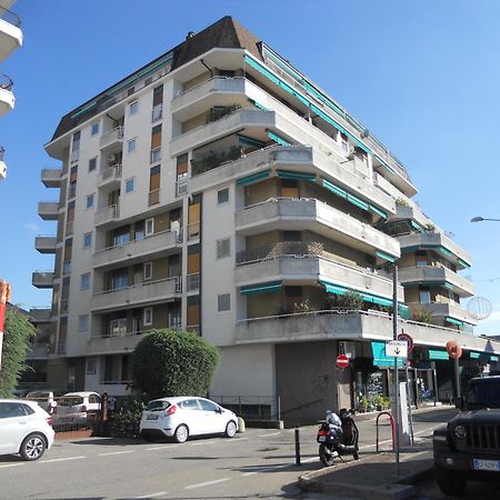 Isa Center - Leonardo Accademy - Mxp - Lakes Sesto Calende Εξωτερικό φωτογραφία